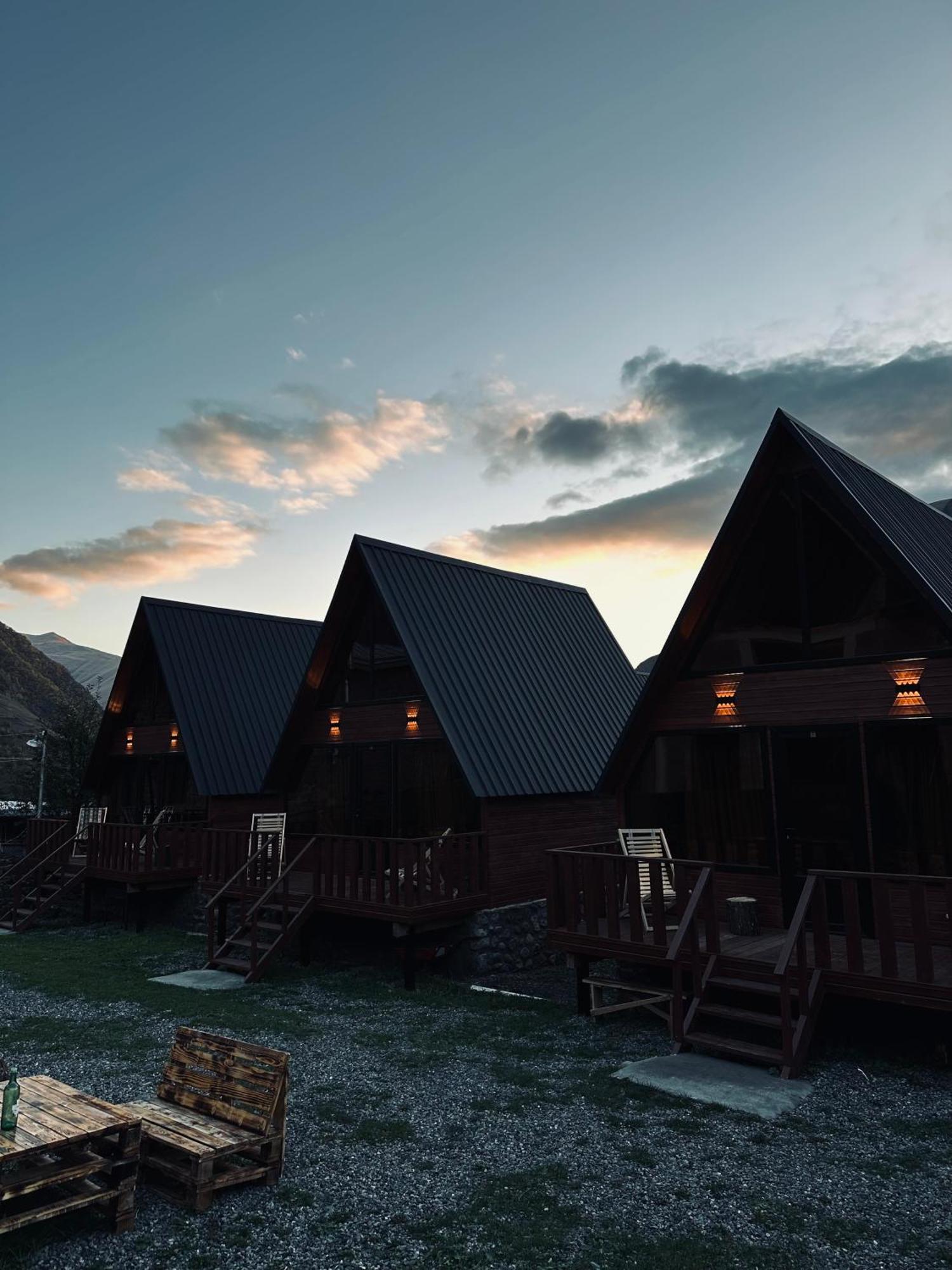Trip Zone Kazbegi Stepantsminda Exterior foto